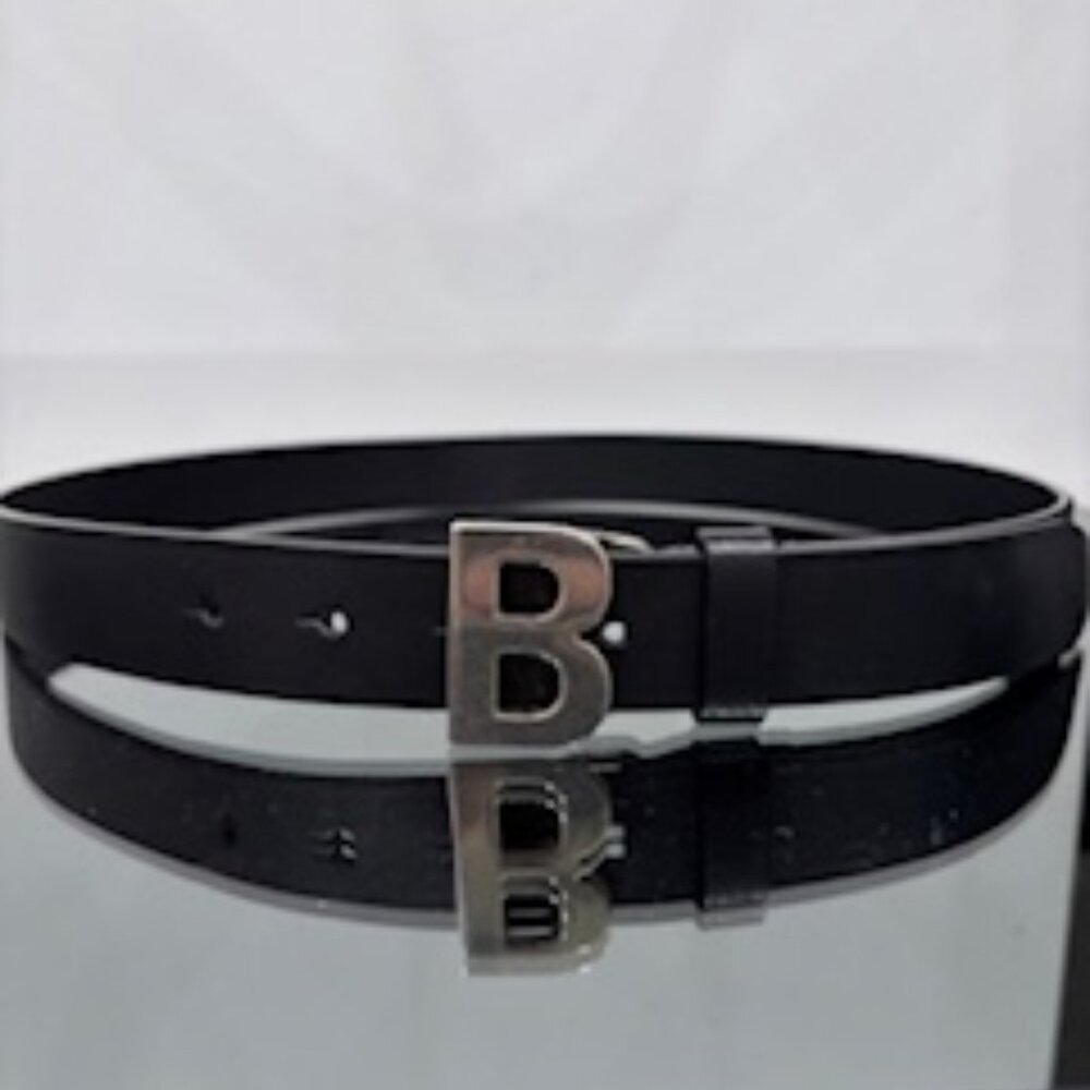 Like New Balenciaga belt sz 85 (M)